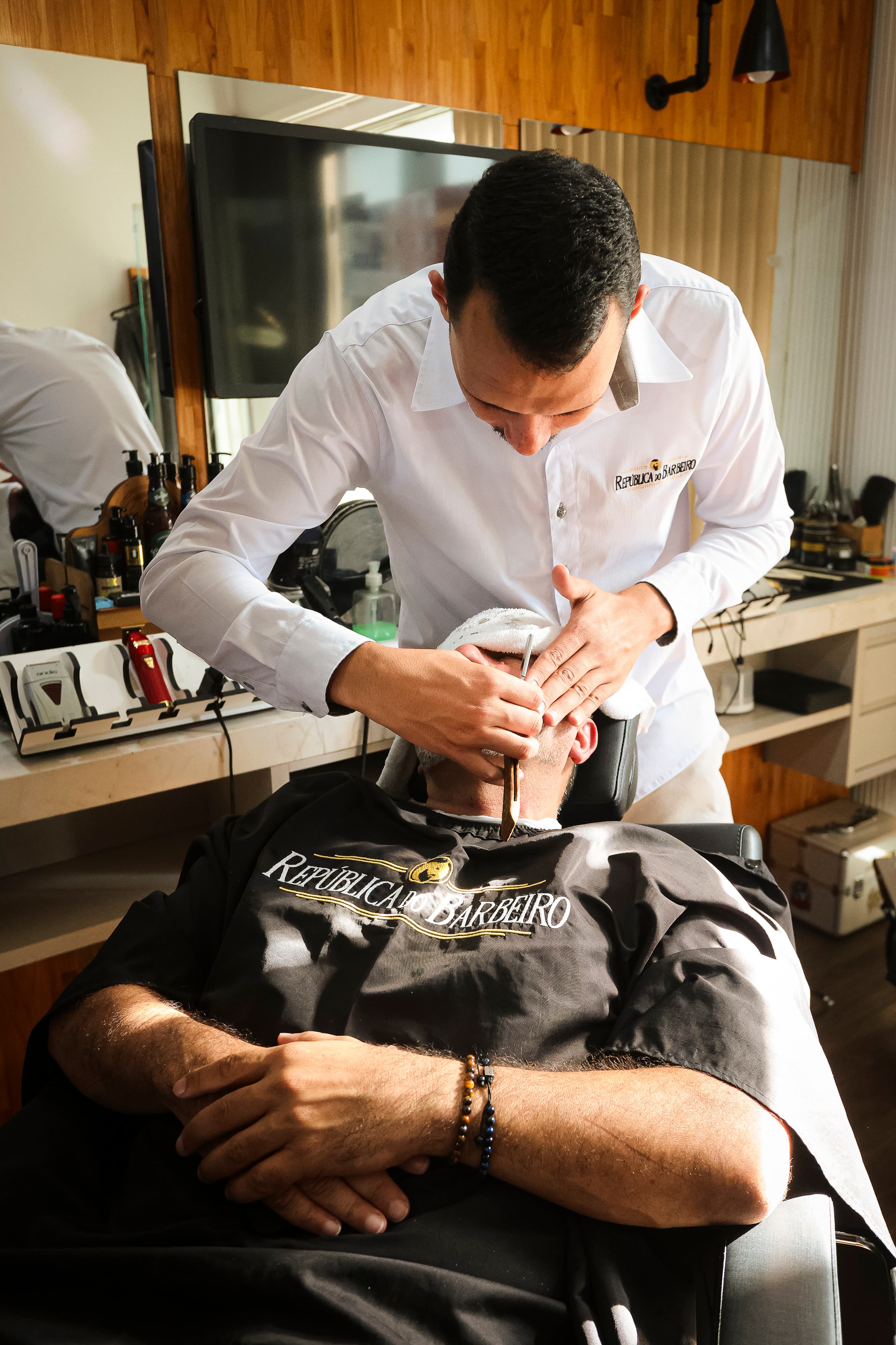 Barba — República do Barbeiro, Água Verde, Curitiba