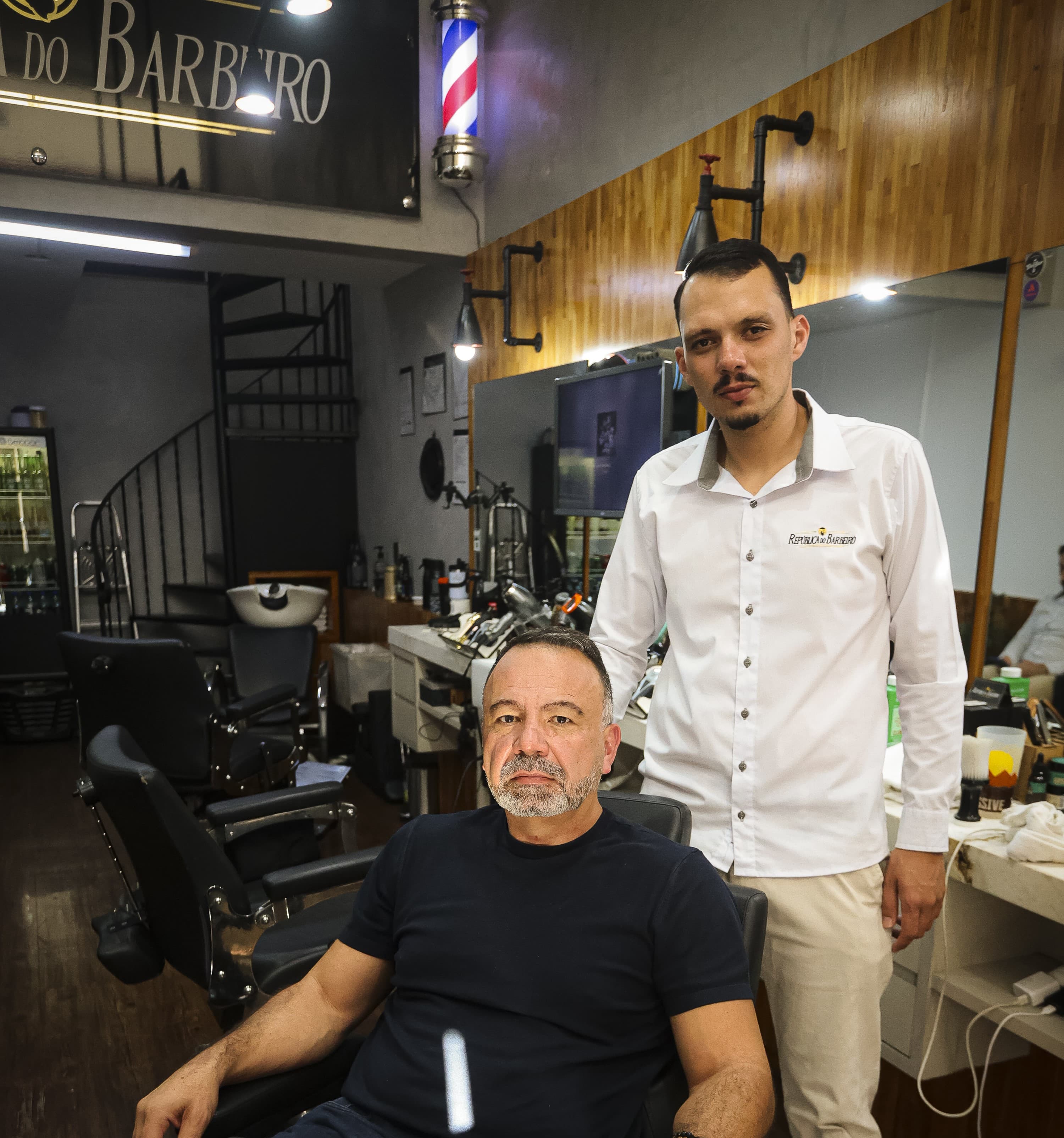 Relaxamento e Corte — República do Barbeiro, Água Verde, Curitiba